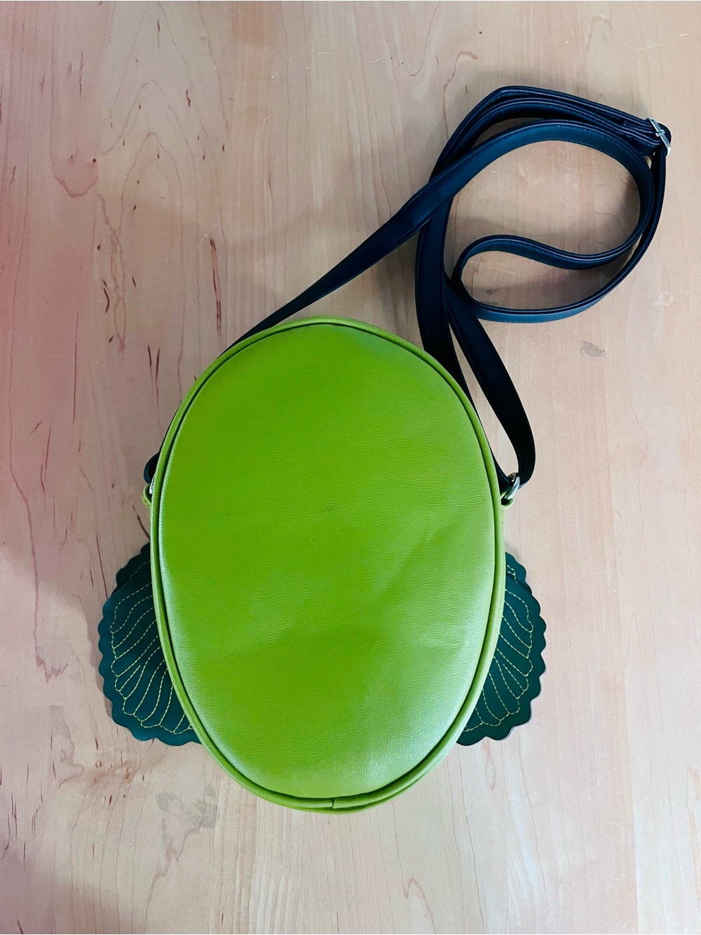 Vixen by Micheline Pitt Green Creature Crossbody Bag x Love, Pain & Stitches NWT - Picture 2 of 7